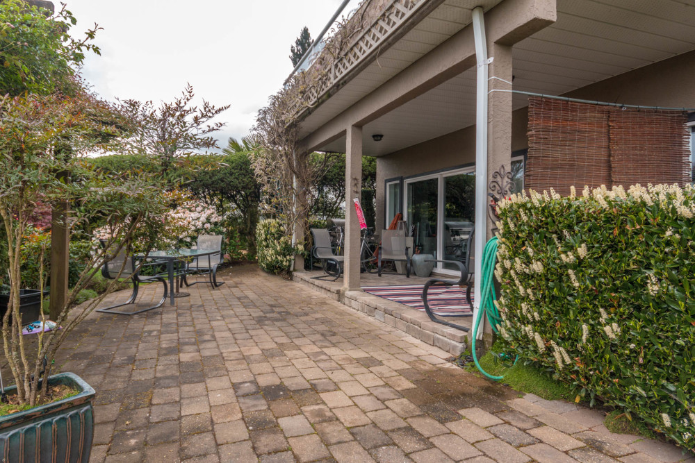 helmsing homes for sale | 2325 Evelyn Heights | Anthea Helmsing & Gay helmsing | Victoria BC