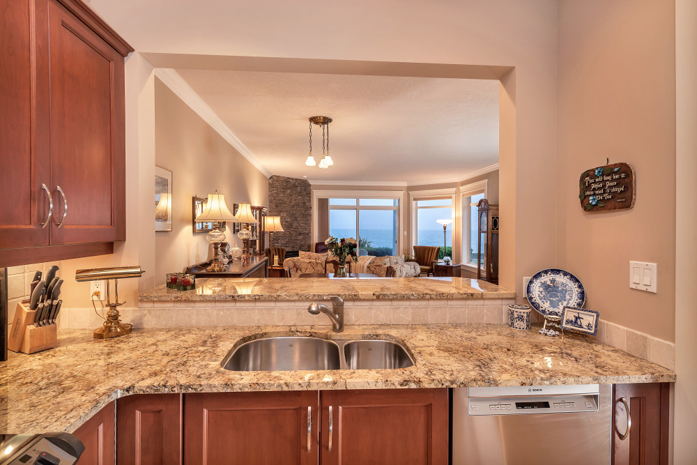 9458 Lochside Drive | Sidney, BC | Gay Helmsing & Anthea Helmsing | www.helmsinghomesforsale.com